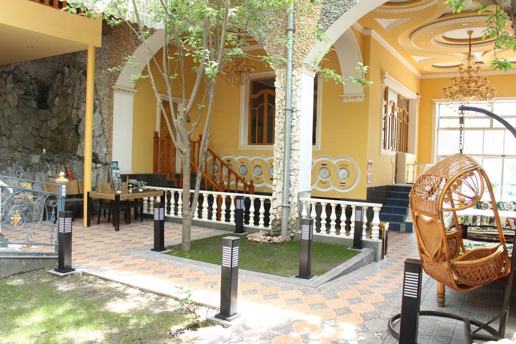 Atlas B&B Hotel Doesjanbe Buitenkant foto